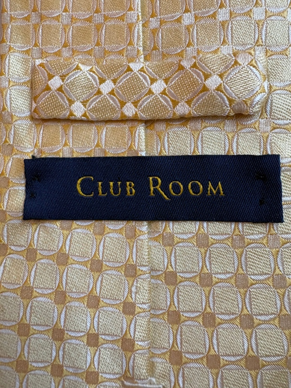 Club Room Men's Pale Yellow Geometric Grid Silk Necktie 3.75" Width